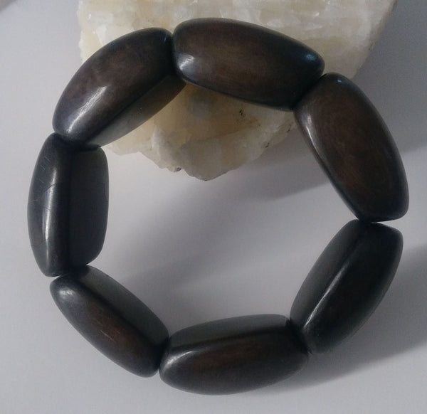 Bracelet teinté noir en graine de tagua ou ivoire naturel, bracelet élastique
