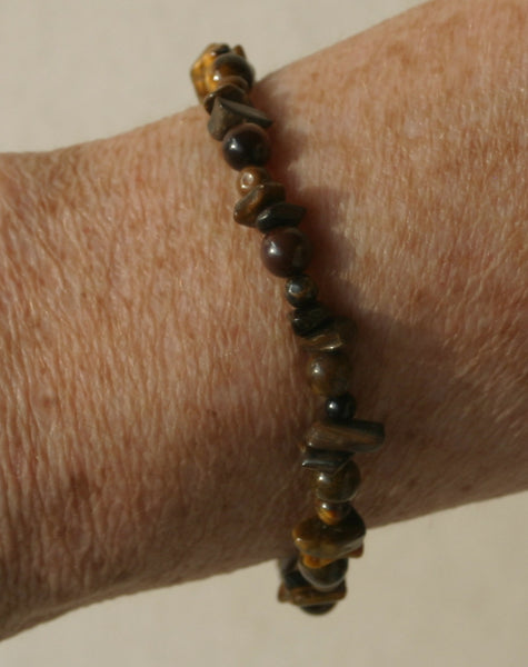 BRACELET Oeil de Tigre   -  perles et morceaux