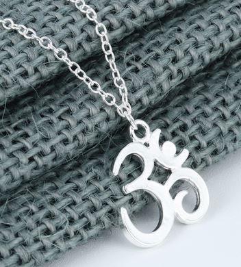 Collier Pendentif Om (Aum)