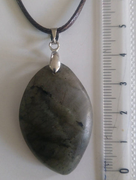 Véritable Labradorite, pendentif environ 4 cm