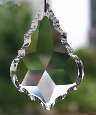 Pendentif feuille d'érable en cristal